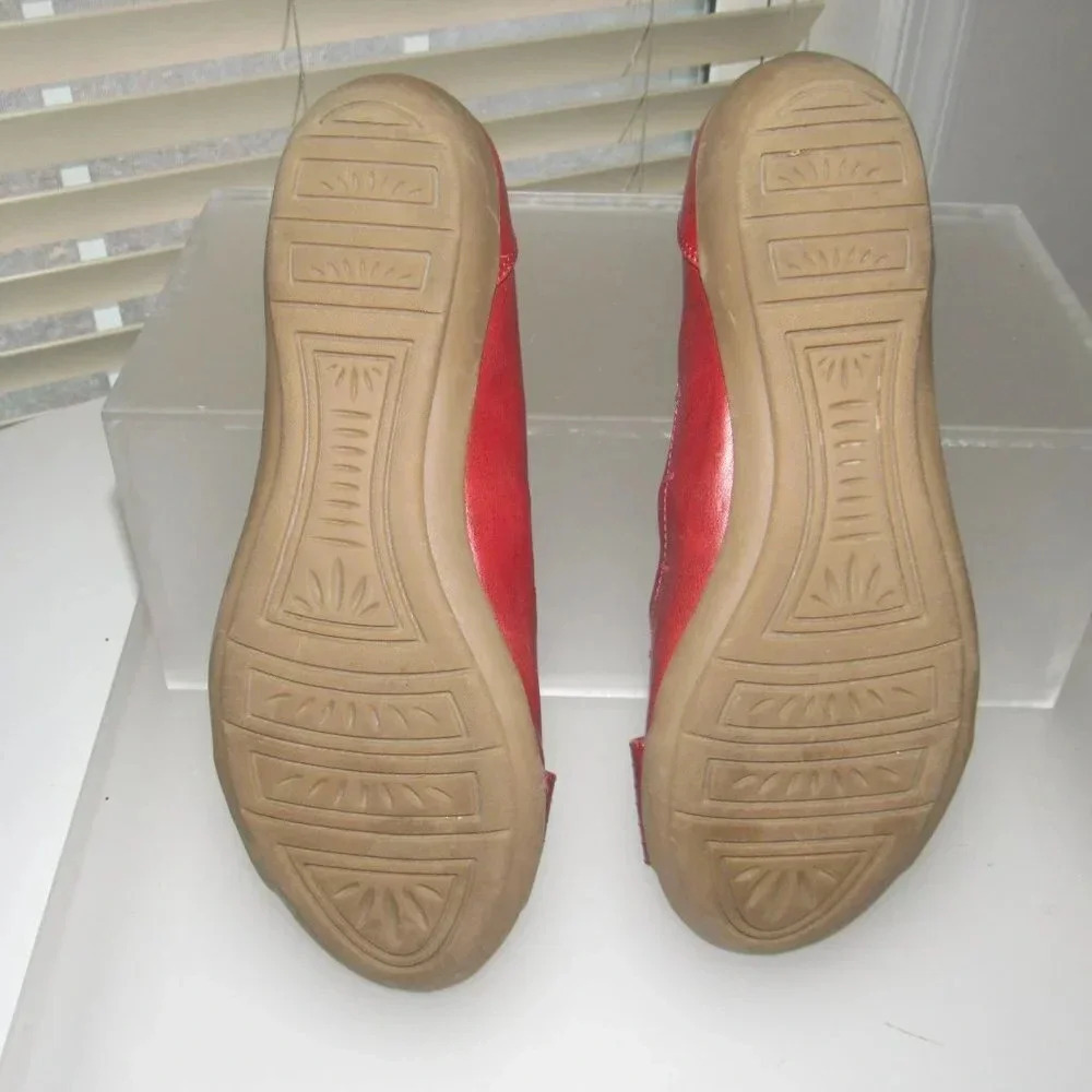 White Mountain Red Floral Applique Slip-On Flats - Picture 6 of 6